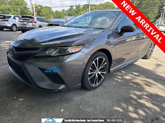 Used 2020 Toyota Camry SE image 1