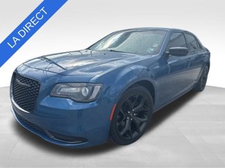 Used 2020 Chrysler 300 Touring w/ Sport Appearance Package image 1