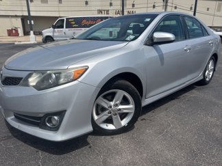 Used 2012 Toyota Camry SE image 1