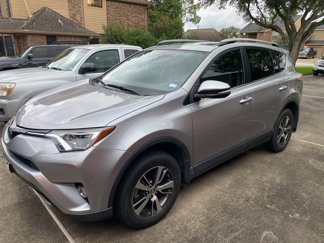 Used 2018 Toyota RAV4 XLE image 1