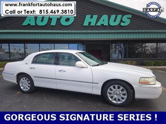 Used 2009 Lincoln Town Car Signature Limited image 1