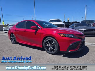 Used 2021 Toyota Camry SE image 1