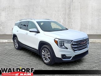 Used 2024 GMC Terrain SLT image 1