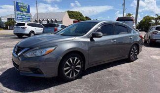 Used 2016 Nissan Altima 2.5 SV w/ Convenience Package image 1