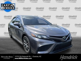 Used 2024 Toyota Camry SE image 1
