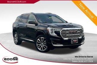 Used 2022 GMC Terrain Denali w/ Denali Premium Package image 1
