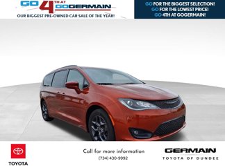 Used 2018 Chrysler Pacifica Touring-L Plus w/ S Appearance Package image 1