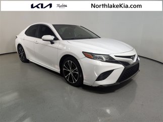 Used 2020 Toyota Camry SE image 1