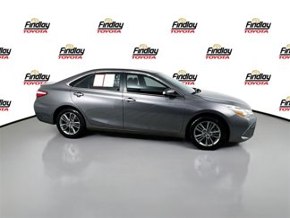 Used 2017 Toyota Camry SE image 1