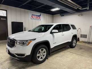 Used 2017 GMC Acadia SLE image 1