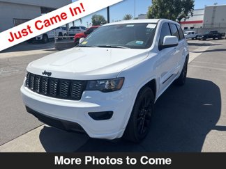 Used 2022 Jeep Grand Cherokee Laredo X image 1