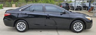 Used 2016 Toyota Camry LE image 1