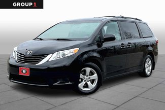 Used 2017 Toyota Sienna LE image 1