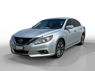 Used 2017 Nissan Altima 2.5 SV image 1