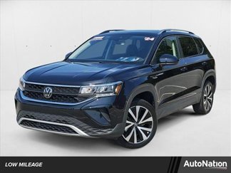 Certified 2024 Volkswagen Taos SE image 1