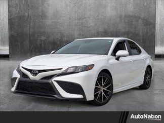 Used 2024 Toyota Camry SE image 1