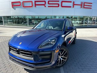 Certified 2025 Porsche Macan image 1