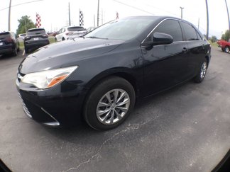 Used 2017 Toyota Camry LE image 1