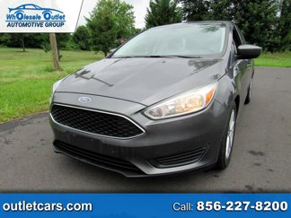 Used 2018 Ford Focus SE image 1
