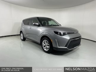 Used 2023 Kia Soul LX w/ LX Technology Package image 1