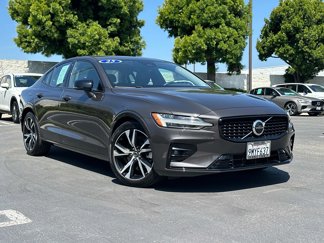 Certified 2025 Volvo S60 B5 Core image 1