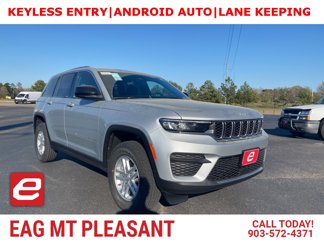 New 2025 Jeep Grand Cherokee Laredo image 1
