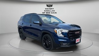 Used 2022 GMC Terrain SLE w/ Driver Convenience Package image 1