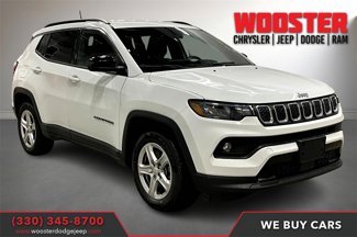 Used 2023 Jeep Compass Latitude image 1
