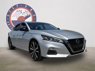 Used 2020 Nissan Altima 2.5 SR w/ Premium Package image 1
