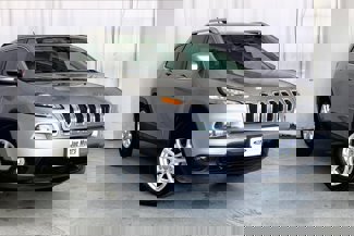 Used 2015 Jeep Cherokee Latitude image 1