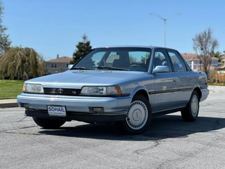Used 1990 Toyota Camry LE image 1