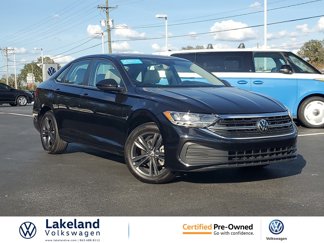 Certified 2024 Volkswagen Jetta SE image 1