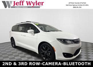 Used 2018 Chrysler Pacifica Touring-L Plus image 1