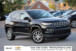 Used 2022 Jeep Compass Latitude image 1