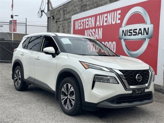Used 2021 Nissan Rogue SV image 1