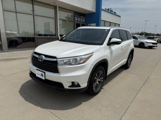 Used 2016 Toyota Highlander XLE image 1