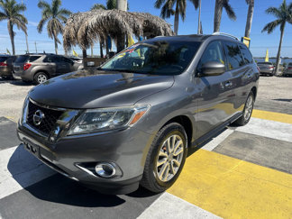 Used 2015 Nissan Pathfinder SV image 1