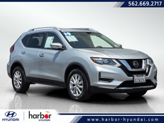 Used 2019 Nissan Rogue SV image 1