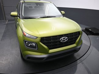 Used 2022 Hyundai Venue SE image 1
