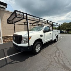 Used 2019 Nissan Titan S image 1