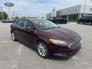Used 2017 Ford Fusion SE image 1