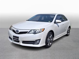 Used 2012 Toyota Camry SE image 1