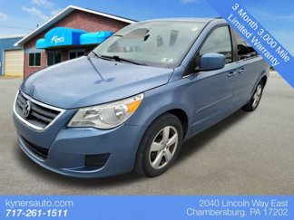 Used 2011 Volkswagen Routan SE image 1