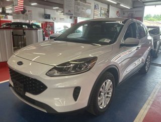 Used 2020 Ford Escape SE image 1