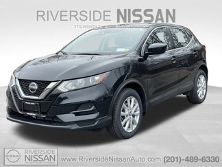 Certified 2022 Nissan Rogue Sport S image 1
