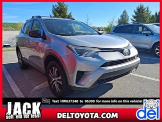 Used 2017 Toyota RAV4 LE image 1