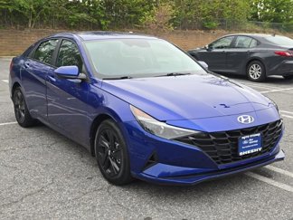 Used 2023 Hyundai Elantra SEL image 1
