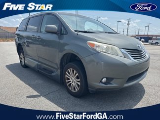 Used 2014 Toyota Sienna XLE image 1