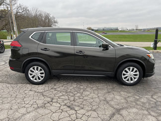 Used 2017 Nissan Rogue S image 1