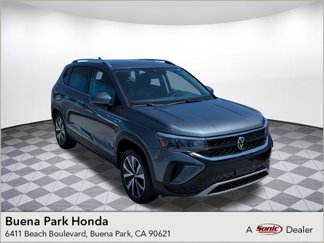Used 2024 Volkswagen Taos SE image 1